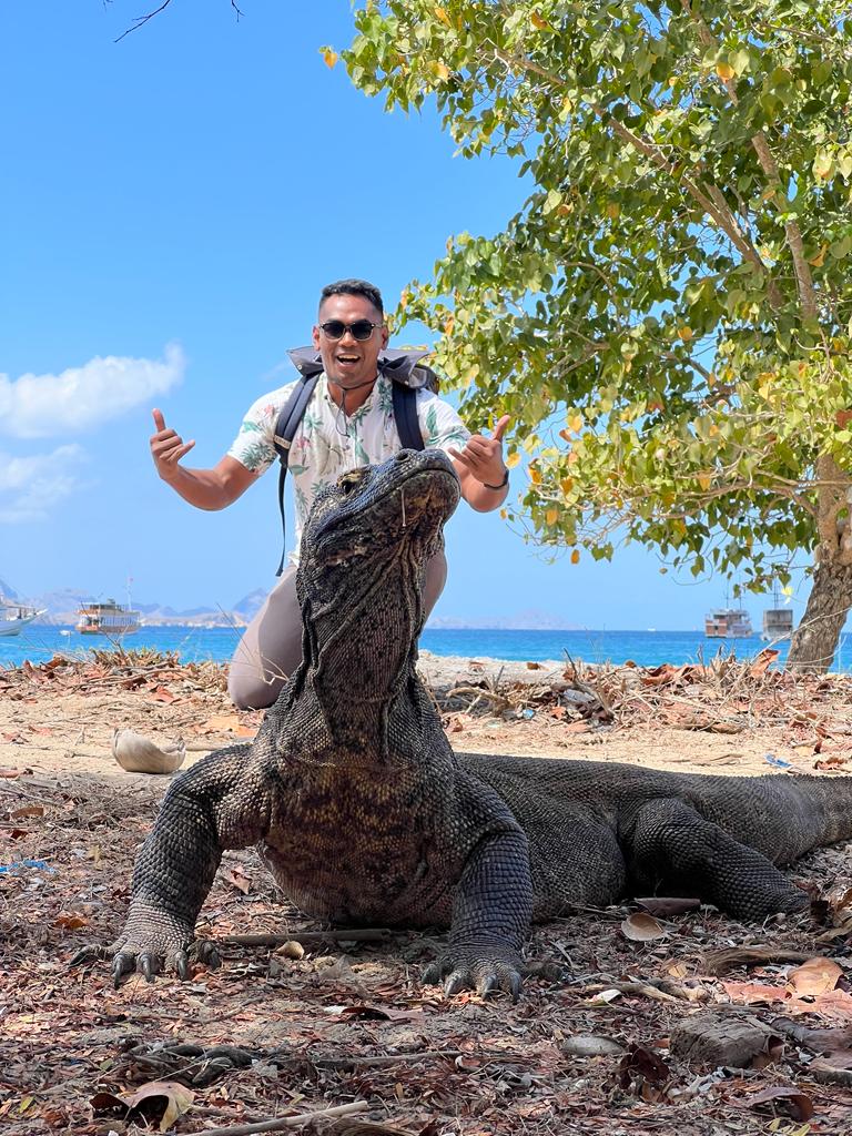 Komodo Trekker Tour Guide